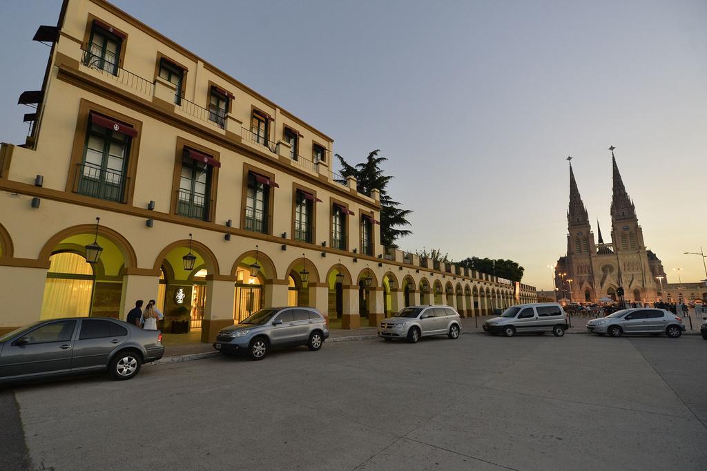 Real Hotel Lujan 外观 照片