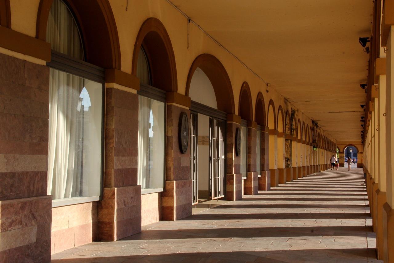 Real Hotel Lujan 外观 照片